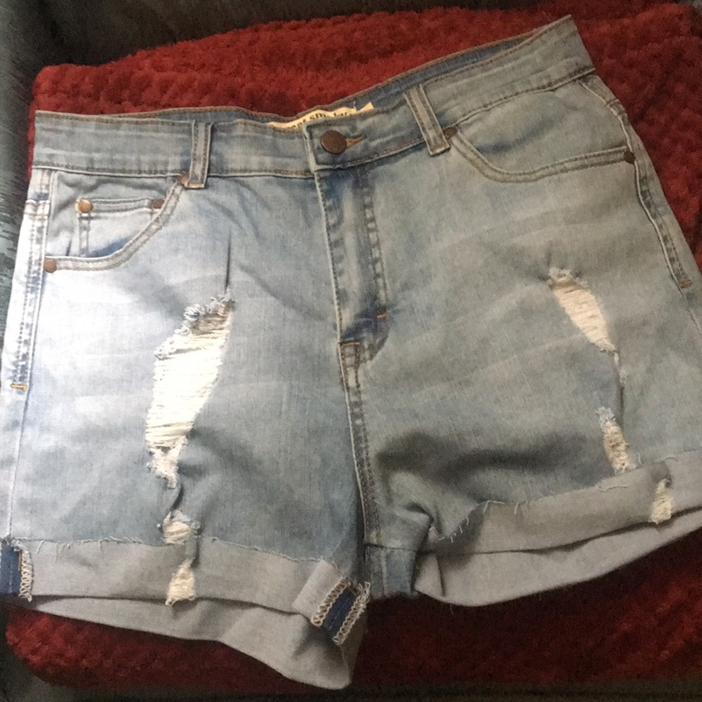 Denim distressed shorts